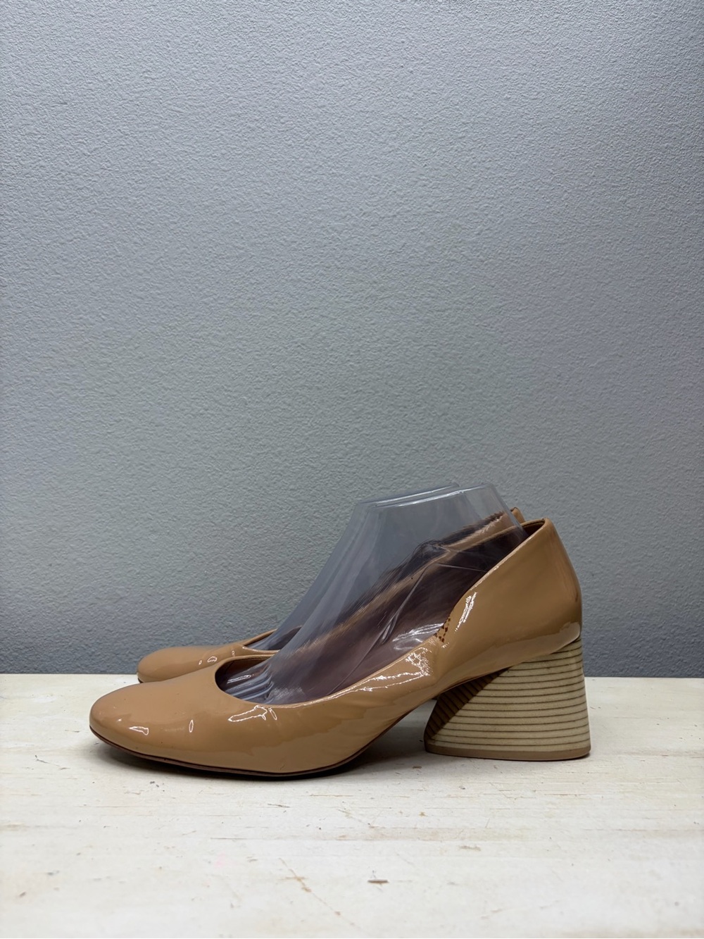 Mercedes Castillo Brown Patent Leather Pumps Size 11